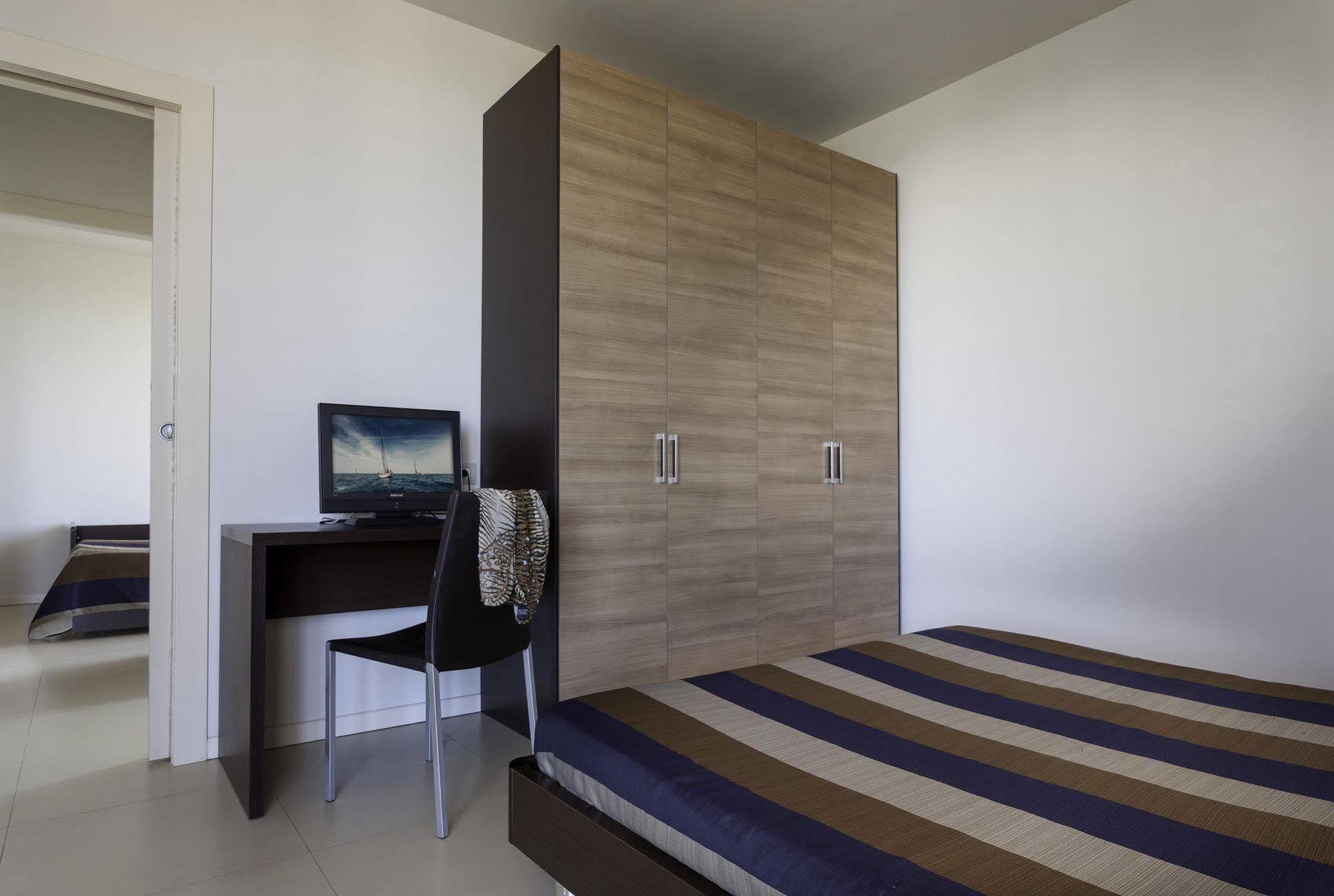 Residence Delfina 里米尼 外观 照片